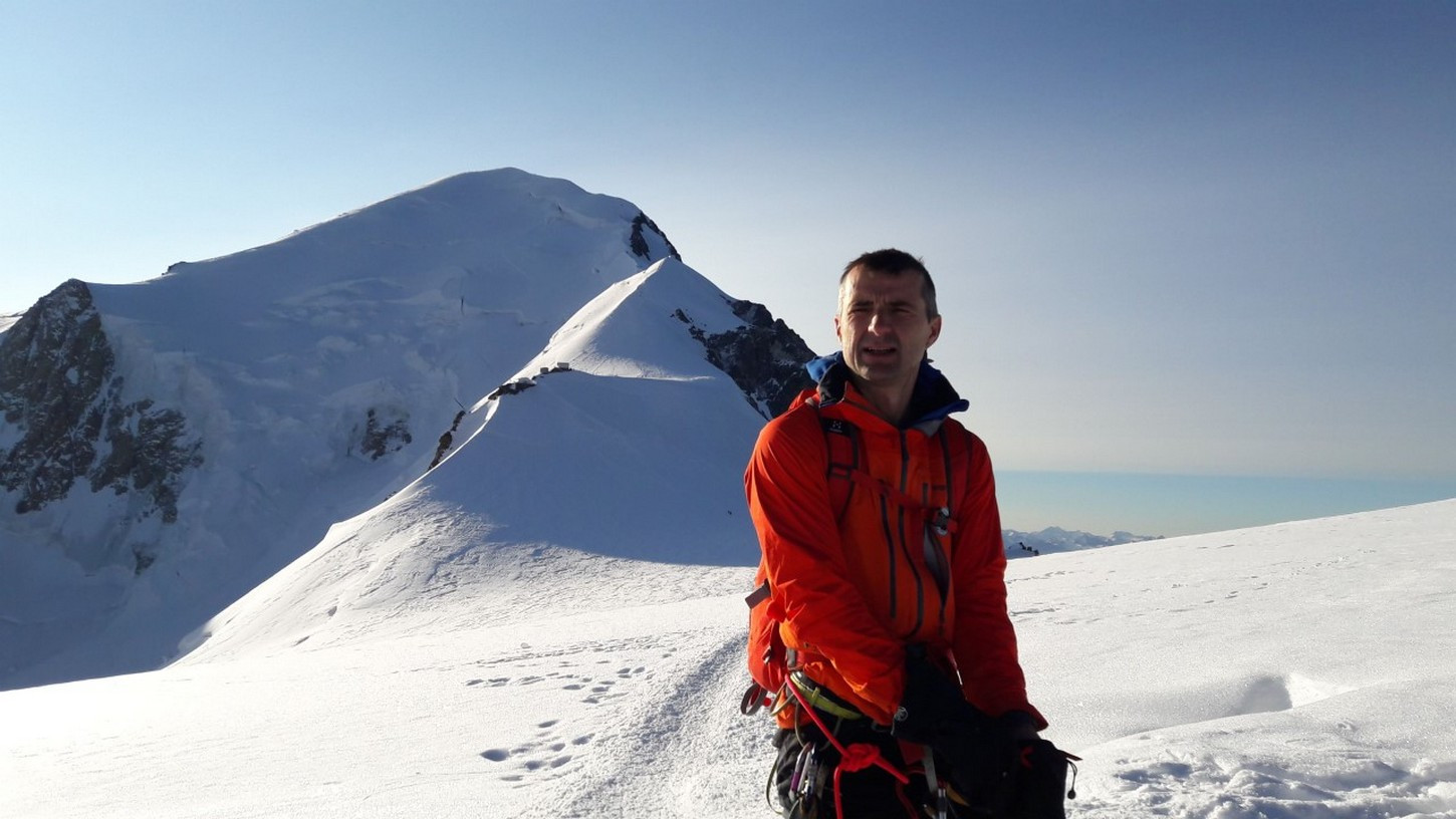 Mont Blanc ali Monte Bianco je najvišja gora v Alpah, Zahodni Evropi in Evropski Uniji. Visoka je približno 4.810 m, zaradi snega se njena višina skozi leta spreminja. Goro imenujejo tudi Bela dama ali Belka.