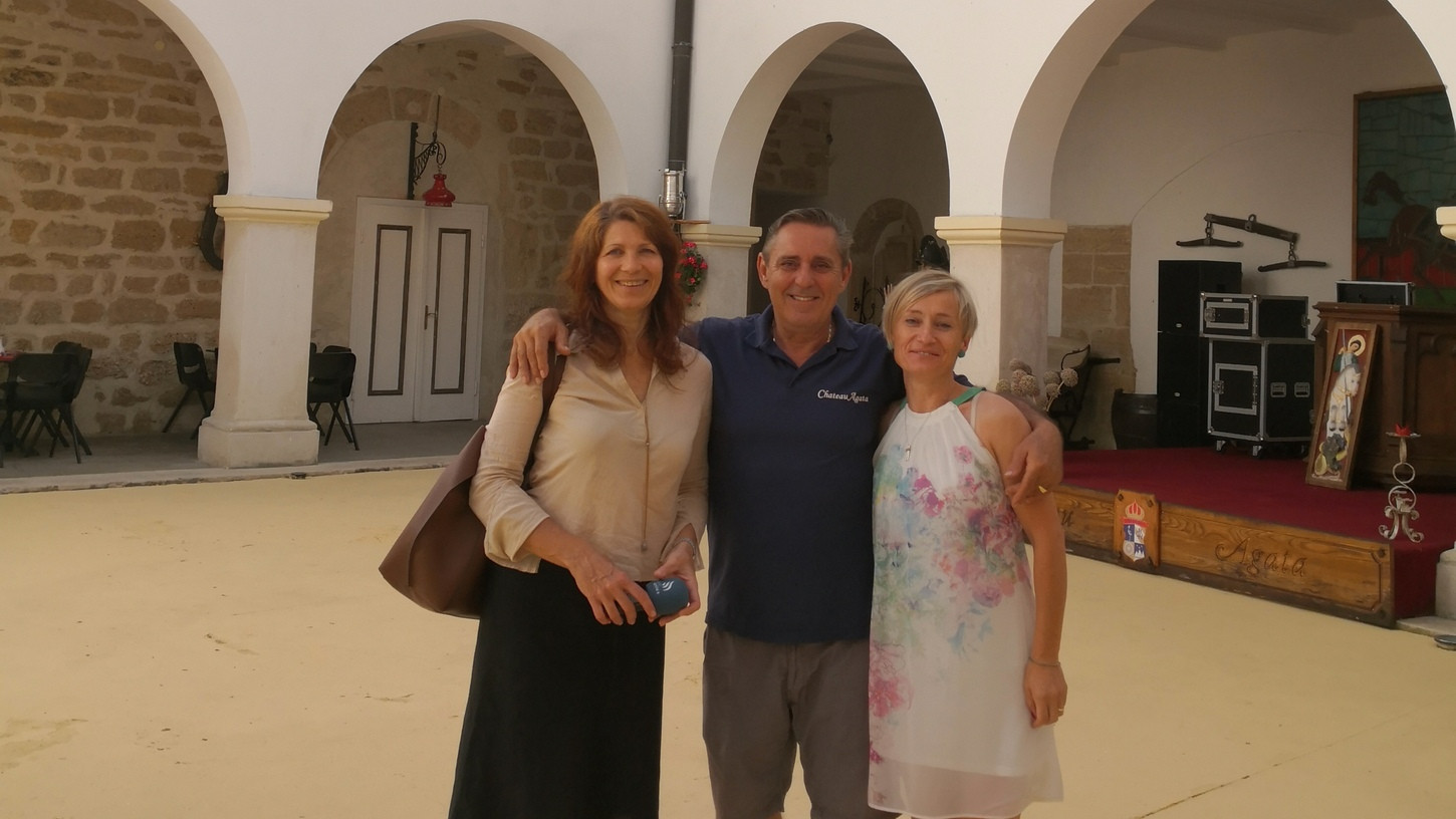 Nataša Ličen, Milan Herzog in Lidija Zupanič. V uri druženja smo hitro našli besede skupnih zanimanj. Spodbuditi dobro v naši domovini je gotovo ena od teh vsebin, kjer vsak lahko veliko prispeva.