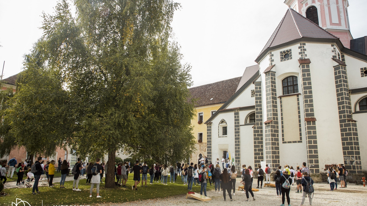 Precej drugačen utrip in vzdušje zaradi veliko manjšega števila udeležencev, a vseeno polno upanja in povezanosti