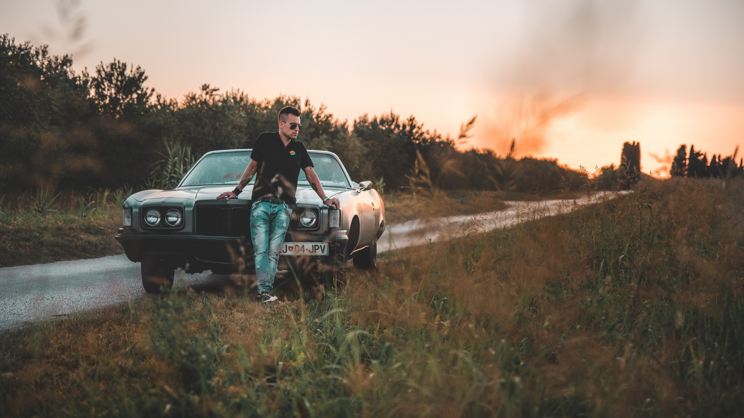 Foto utrinek iz njegovega zadnjega video spota