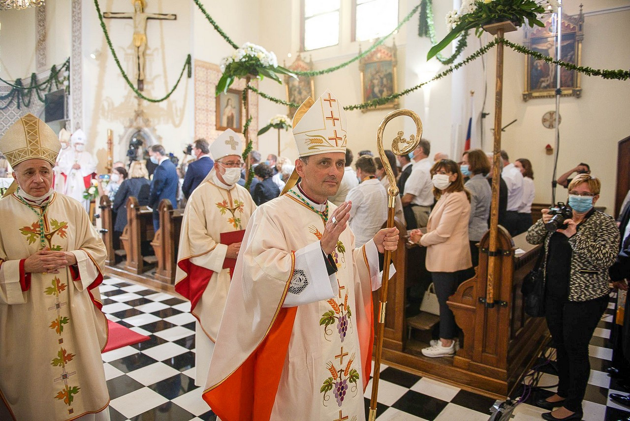 Posvetitev novomeškega škofa Andreja Sajeta