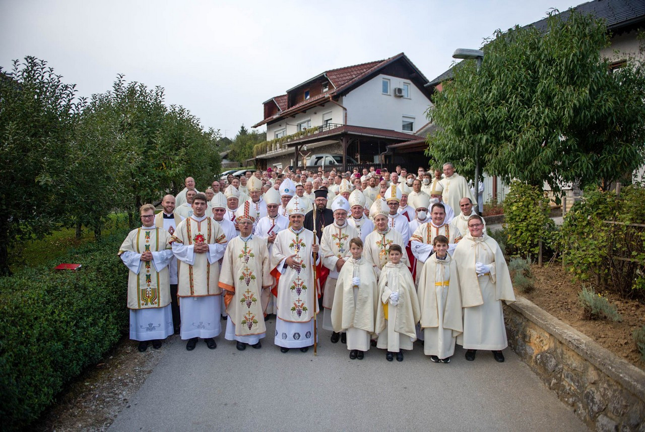 Posvetitev novomeškega škofa Andreja Sajeta
