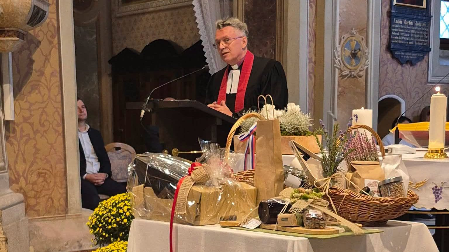 Zrna modrosti je dodal tudi nekdanji škof Evangeličanske cerkve AV v Sloveniji Leon Novak