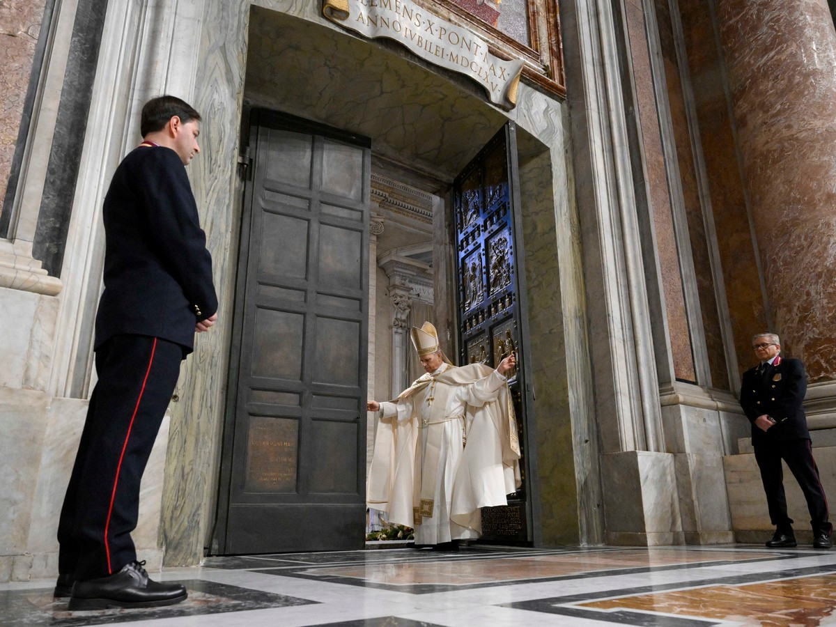 Papež Leon XIV. zapira sveta vrata v vatikanski baziliki