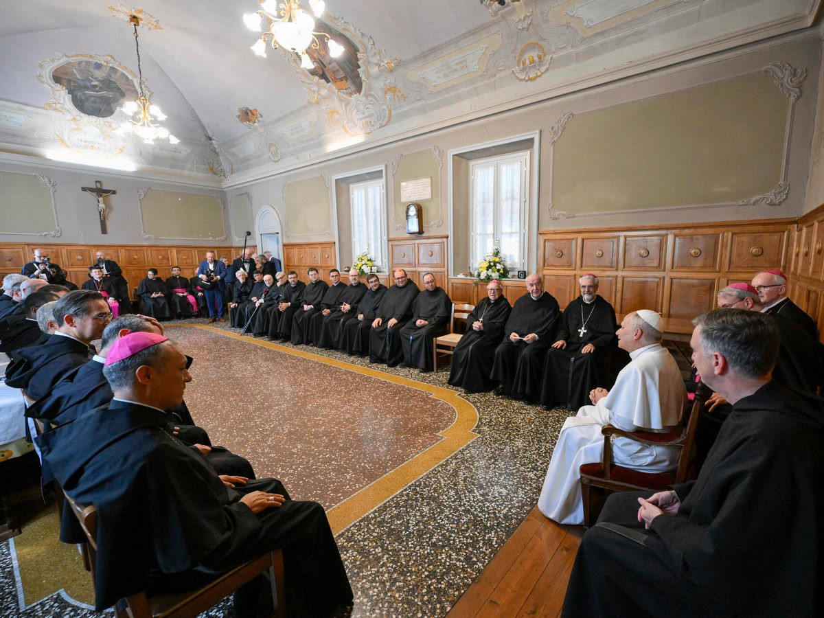 Papež Leon XIV. in avguštinci v Pavii