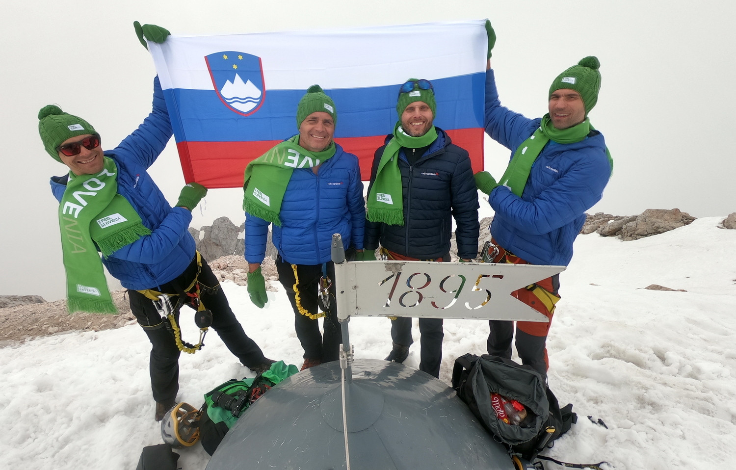 Naša ekipa se je pred dnevi že povzpela na Triglav in preverila aktualne razmere. Andrej Novljan,Izidor Šček, Blaž Lesnik in Andrej Jerman.