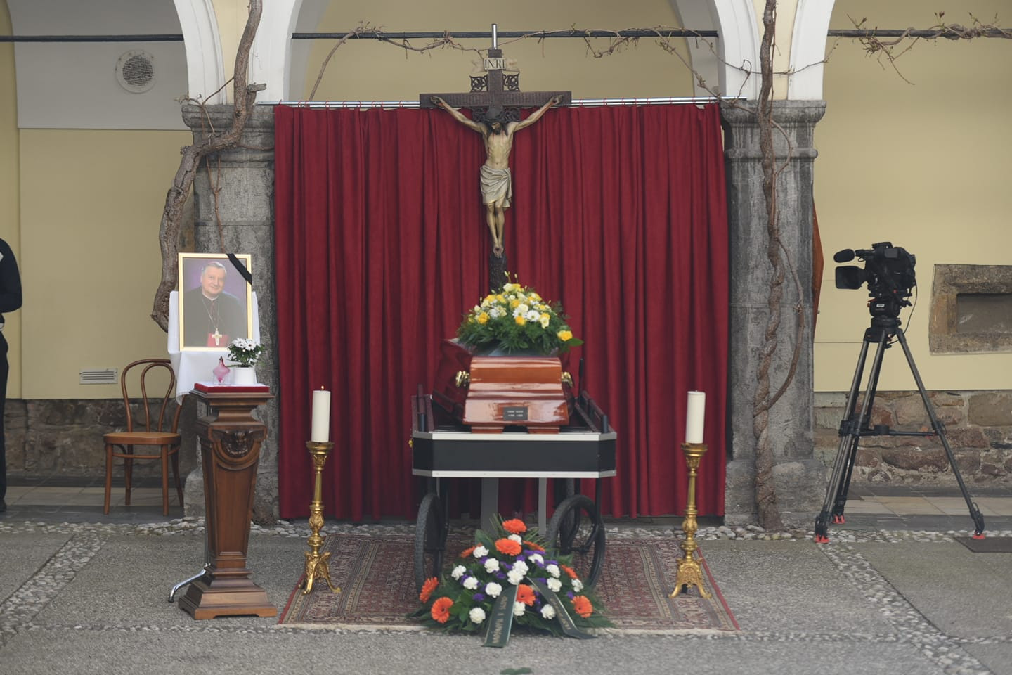 Krsta s pokojnim nadškofom Alojzom Uranom