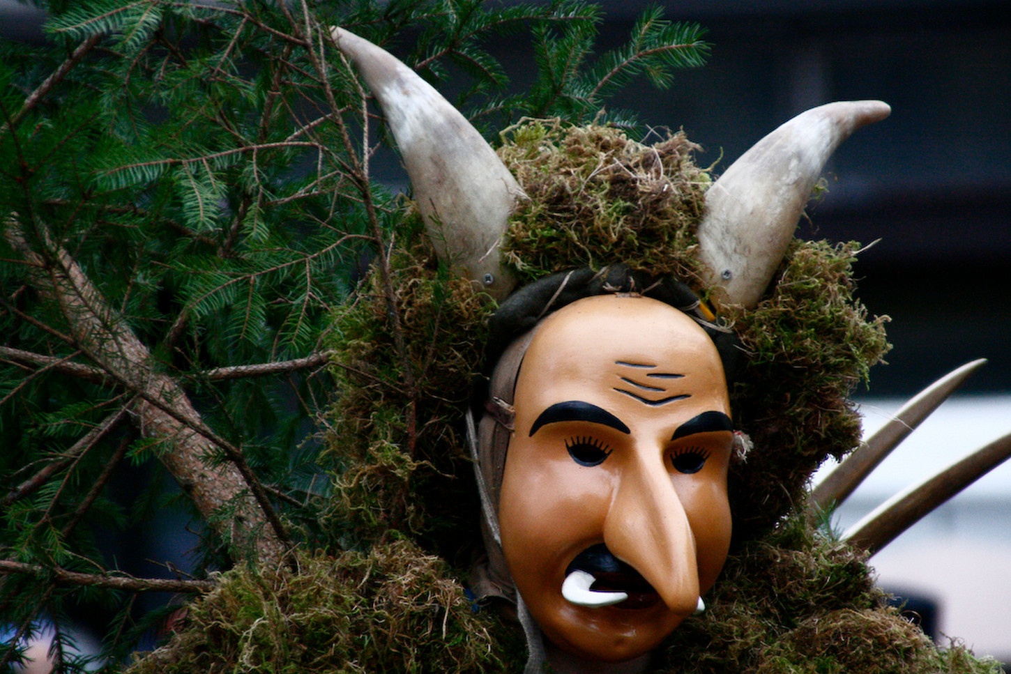 Laufarija, ena od značilnih Larf, mask