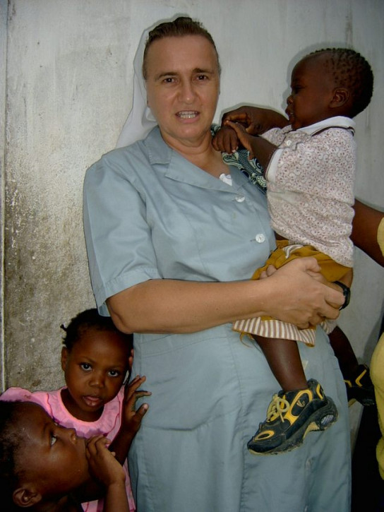 Angola, sestra Zvonka Mikec