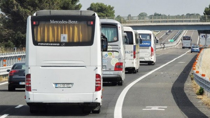 Osem avtobusov je na poti v domovino