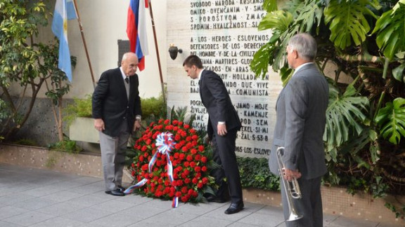 Spomin prenašajo na mlade generacije