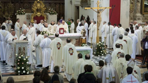 Krizmena maša v koprski stolnici 2010