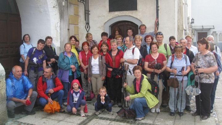 Romarji na poti družin, zaročencev in zaljubljencev