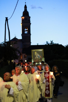 Procesija z milostno podobo