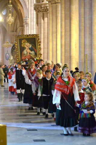 Procesija je potekala po cerkvi