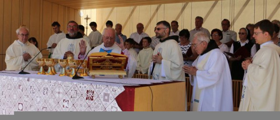 Pri sveti maši na izseljensko nedeljo na Brezjah