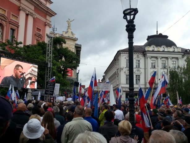 Shod v podporo predsedniku SDS Janezu Janši in Tonetu Krkoviču