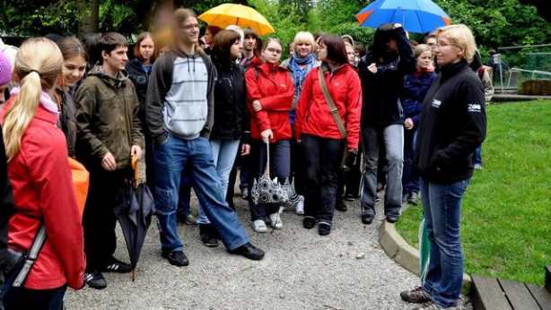Študentje biologi v pogovoru z Ireno Furlan