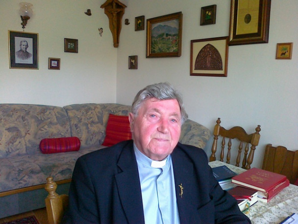 Dr. Vinko Kraljič, zlatomašnik, župnikv Ilbenstadtu v Nemčiji