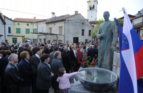 Blagoslov spomenika Filipu Terčelju - mimohod rojakov