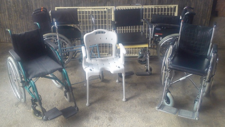 Invalidski voziček, medicinski pripomočki