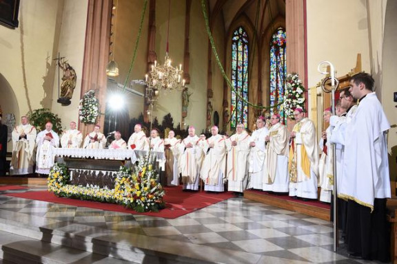 Škofovsko posvečenje Alojzija Cvikla