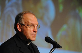 nadškof dr.  Anton Stres