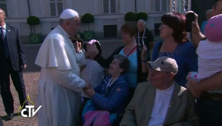 Papež z bolniki