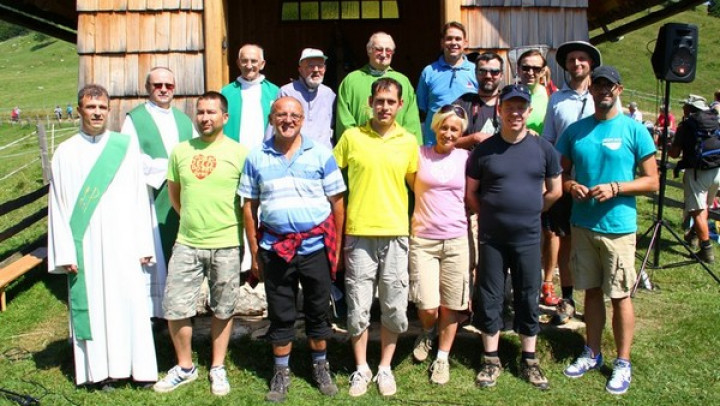 Duhovniki s sodelavci radia in založbe Ognjišče