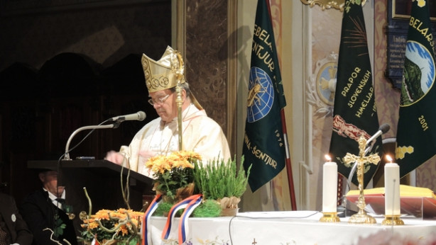 Škof Stanislav Lipovšek