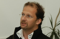 dr. Bojan Knific