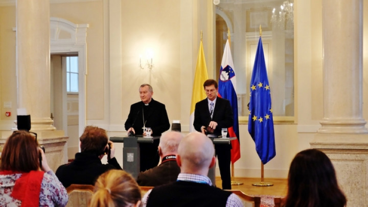 Izjava karinala in premiera
