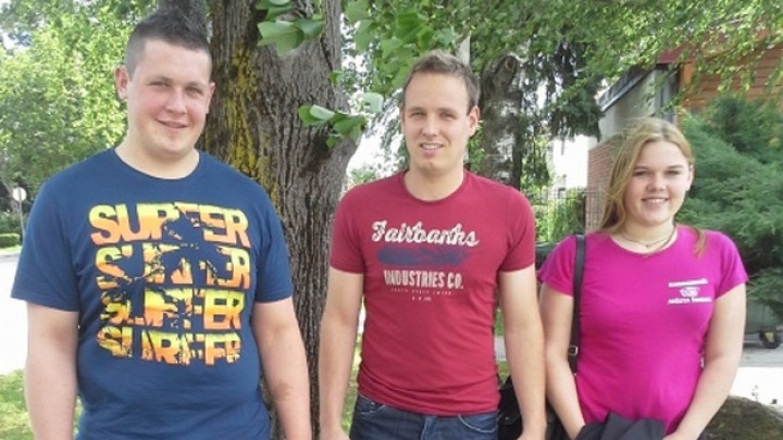 Predstavniki Drustva podezelske mladine Polzela Matej Dušič, Rok Satler in Angelika Vasle