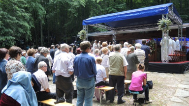 Vsako leto pride veliko svojcev umrlih