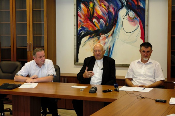Tiskovna konferenca škofa Jurija Bizjaka