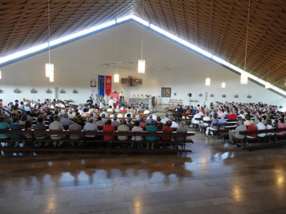 50-letnica Slovenske župnije v Stuttgartu, polna cerkev svete Elizabete