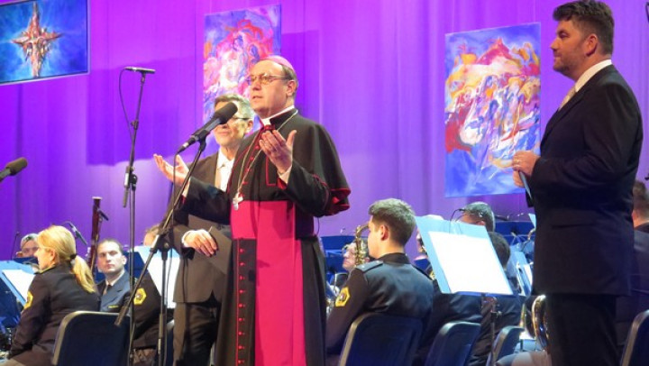 Nadškof Alojzij Cvikl na Klicu dobrote.