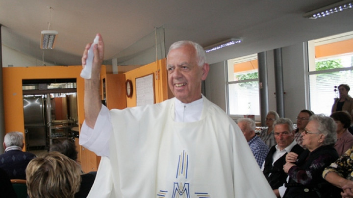 Msgr. Miro Šlibar, foto Miha Ulčar, www.domzalec.si