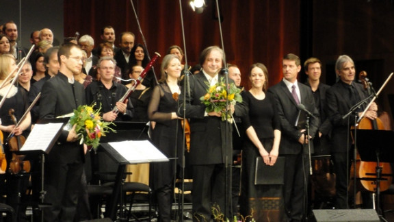 Roman Verdel, na njegovi levi pa Irina Lopinsky in Mario Podrečnik