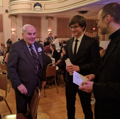 Dr. Gobec, dr. Lekovec in p. Rožič v pogovoru