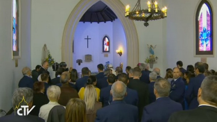Papež v kapeli vojaške baze