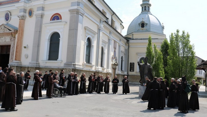 Frančiškani zbrani na Brezjah