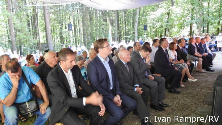Zbrani na slovesnosti