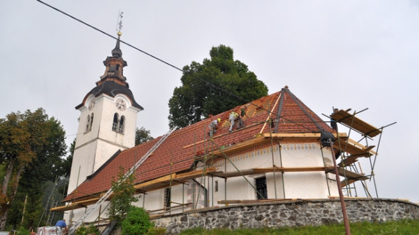 Cerkev Marijinega vnebovzetja v Smrečju, nekoč pomembna božjepotna točka