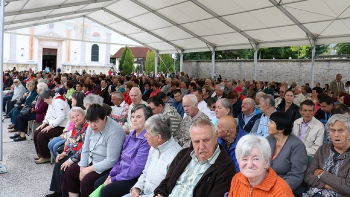 Romarji pri Mariji Pomagaj od blizu in daleč