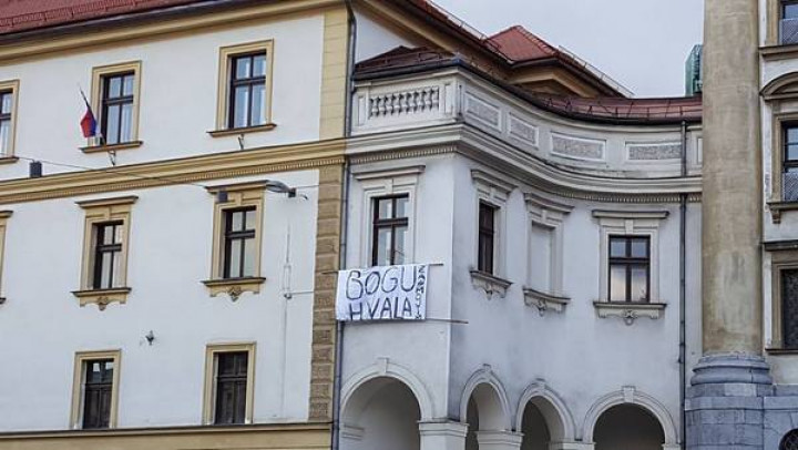 Transparent na uršulinskem samostanu na Kongresnem trgu