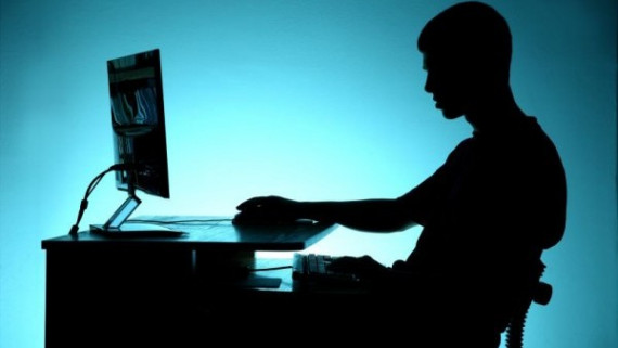 Nevarnost internetne zasvojenosti je večja, kot si upamo priznati