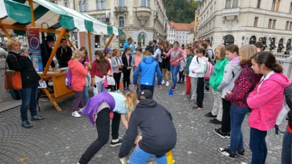 Živahen utrip na Tromostovju