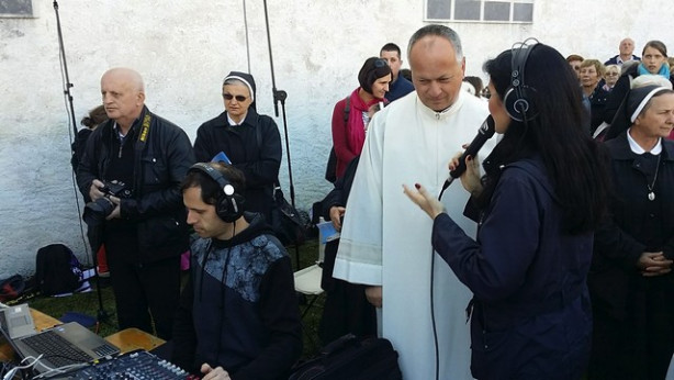 Radijski studio v Stični - Matej Kržišnik in Tanja Popec HKR v akciji