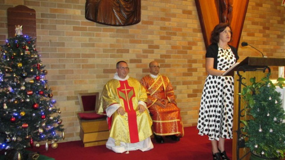 Pri sveti maši v Merrylandsu, berilo bere Jožica Modrijančič